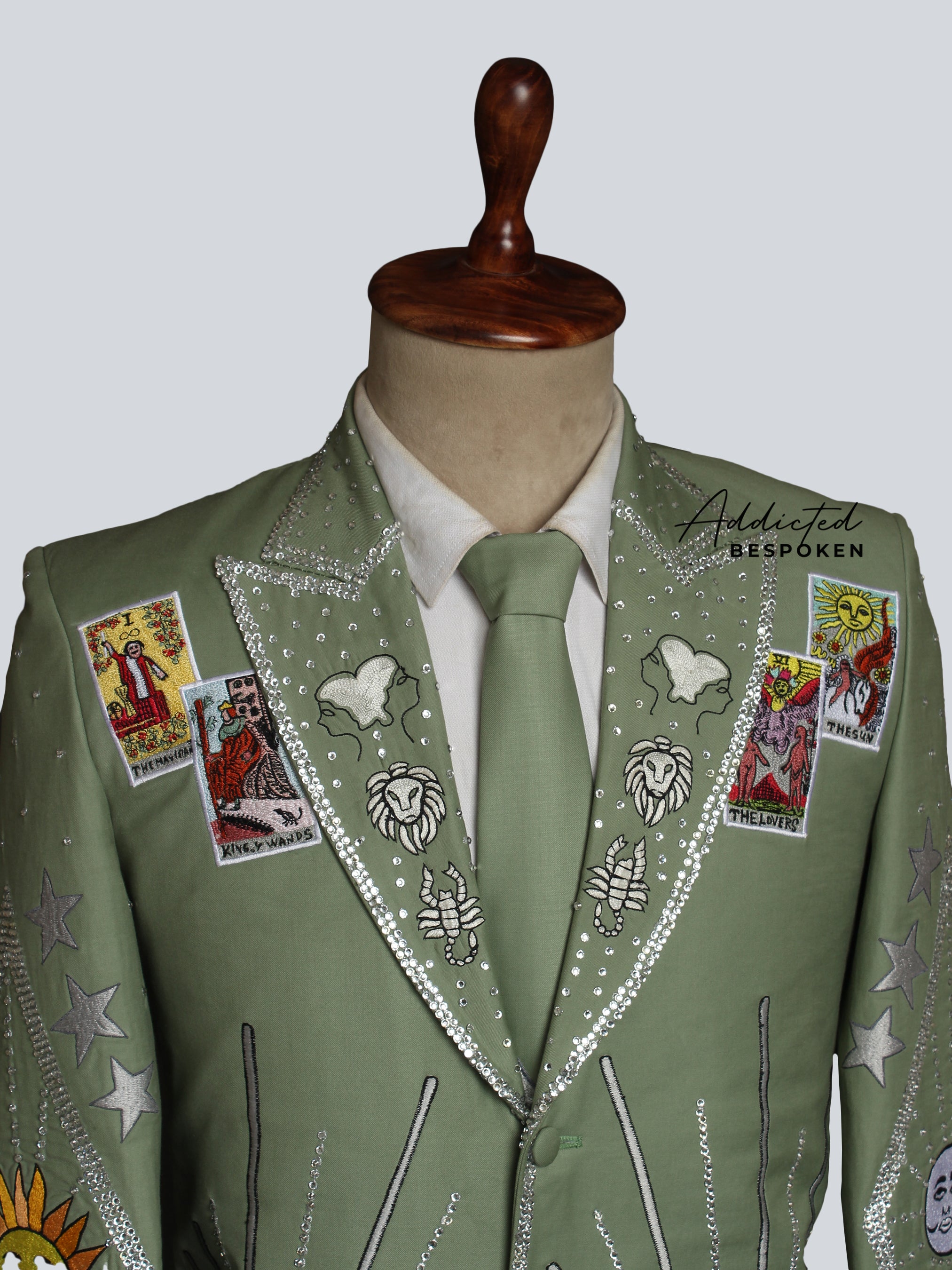 King Card Detailed Suit