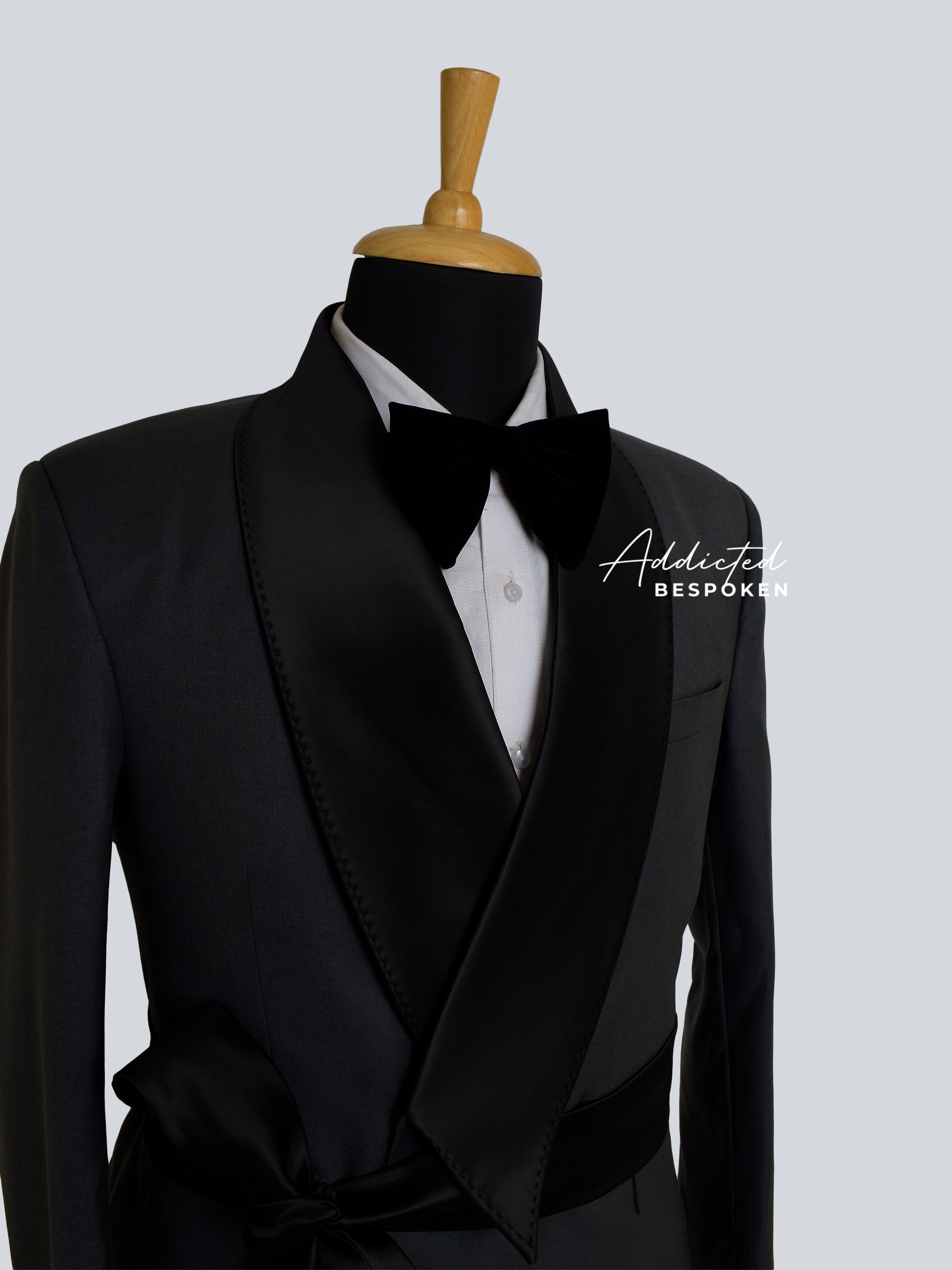 Elegant Noir Tuxedo Blazer