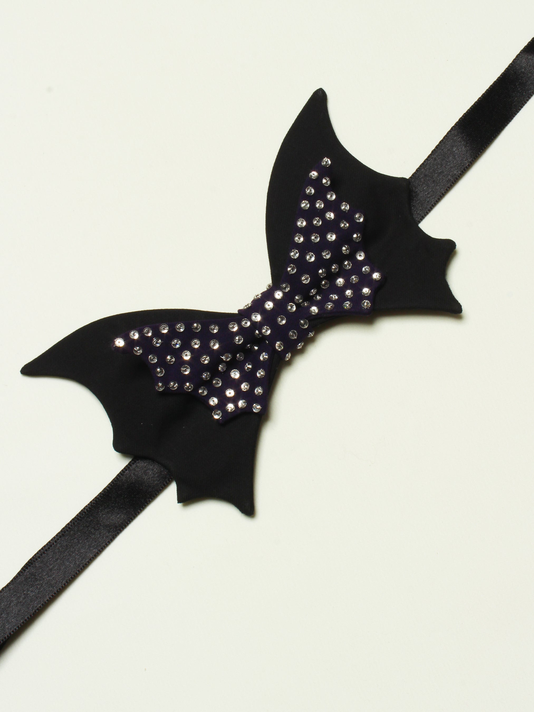 Bat-Inspired Two-Colour Bow