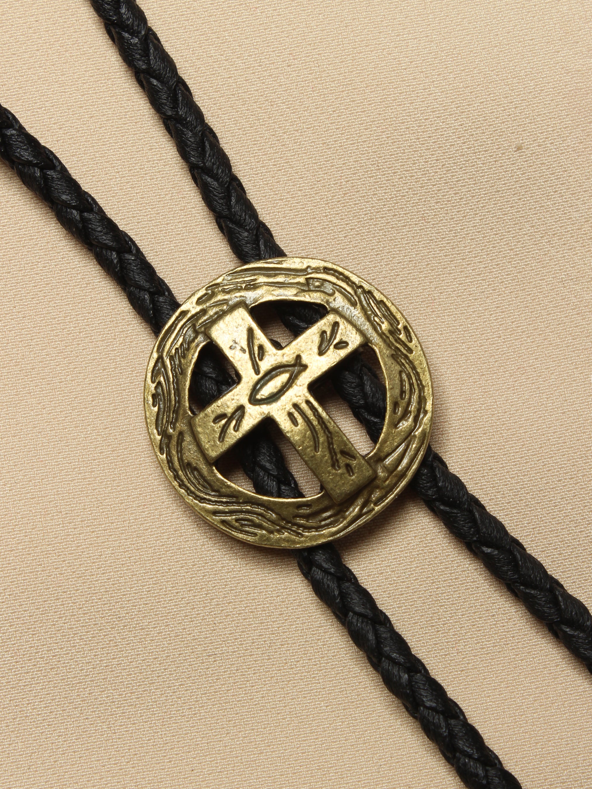 Iconic Cowboy Western Bolo Tie