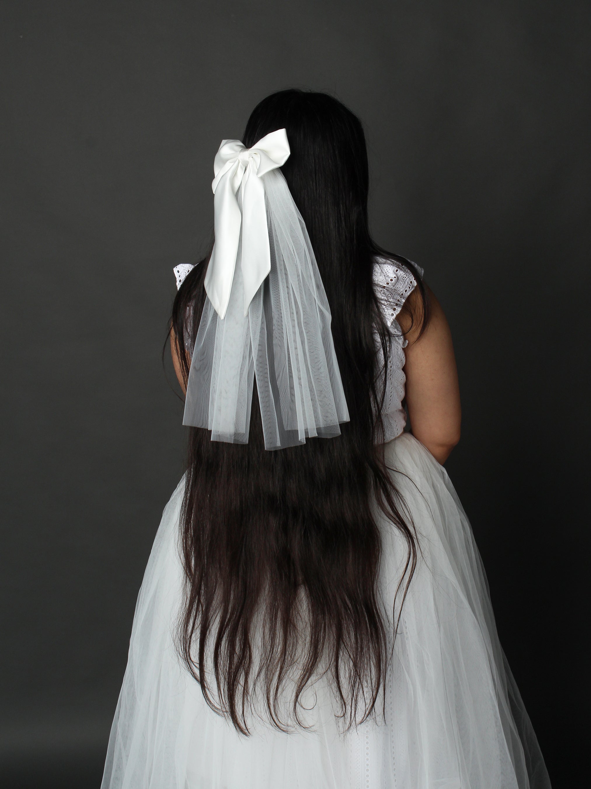 Classic Satin Bridal Hair Bow with Tulle Veil