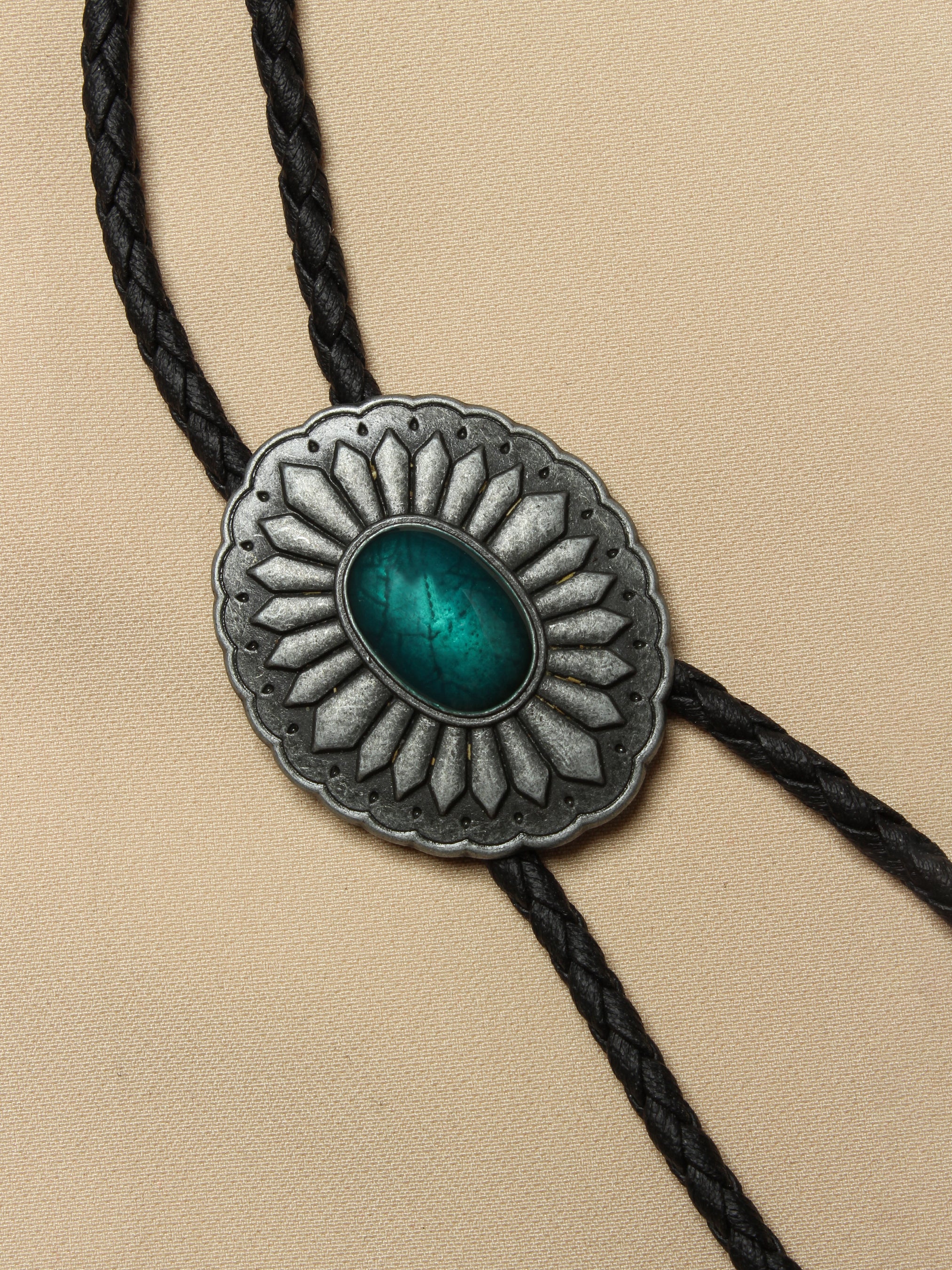 Cowboy Western Bolo Tie