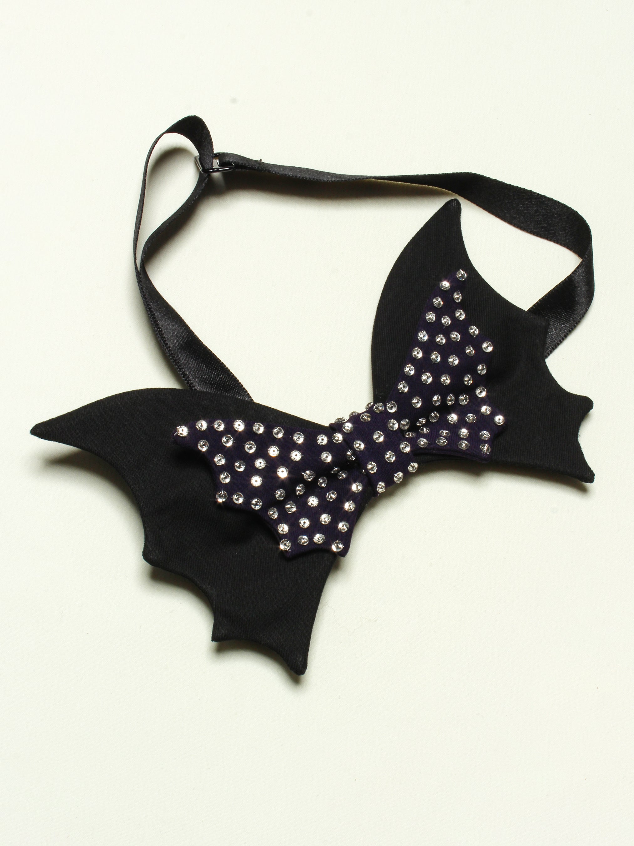 Bat-Inspired Two-Colour Bow